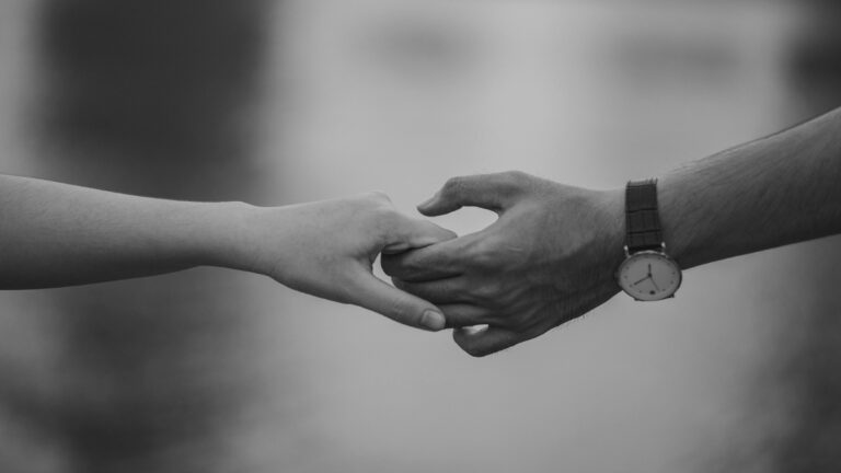 Naviguer dans les différences culturelles : le guide ultime pour un couple international